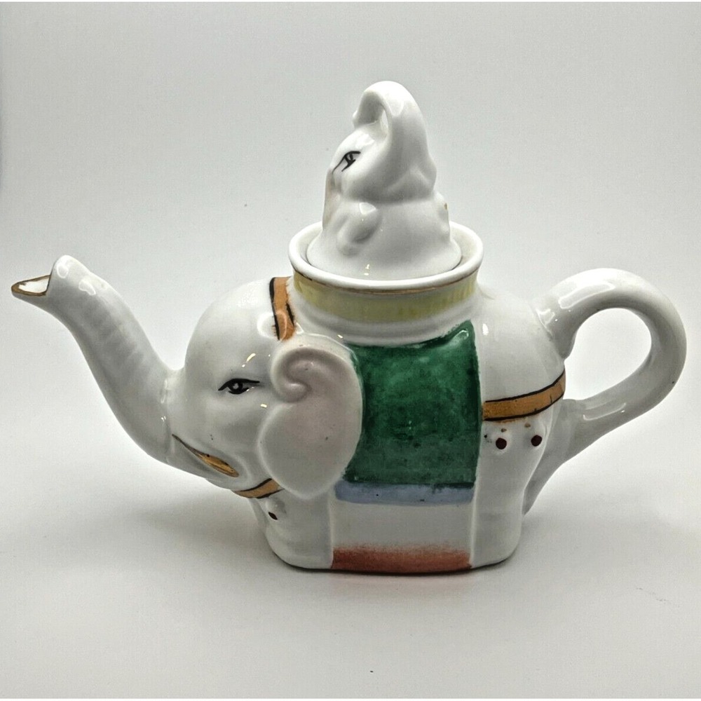 Vintage Hand Painted Chinese Elephant Tea Pot Zhongguo Zhi Zao 8" wide 4" High